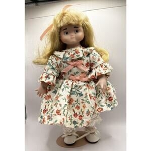 VTG 1994 Goebel Bette Bell Dolly Dingle Dolls 8" Porcelain Doll Dinah Dumpling